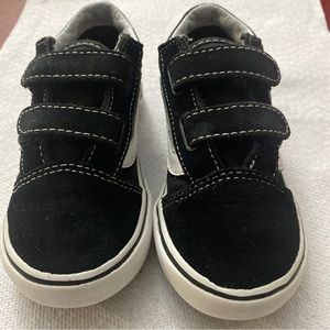 Vans Old Skool V Black/White Strap Shoes Toddler’s Shoes 9. USED